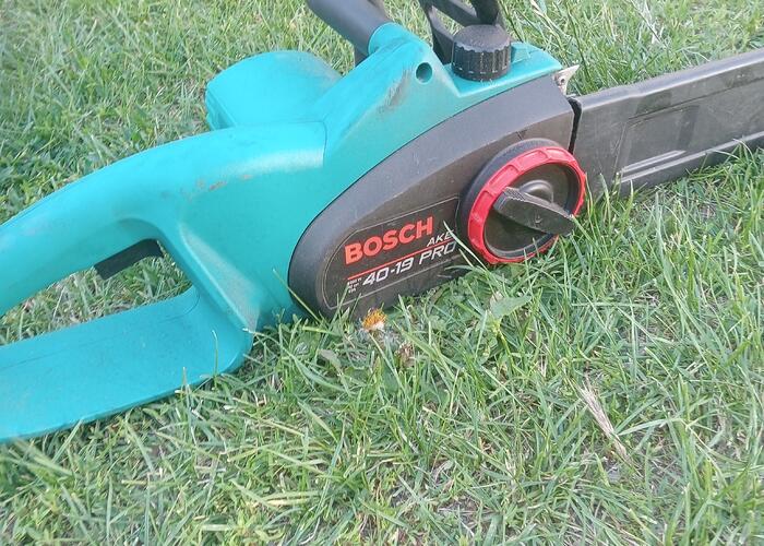 Grajewo ogłoszenia: Sprzedam piłę elektryczną Bosch w bardzo dobrym stanie moc 2000W.