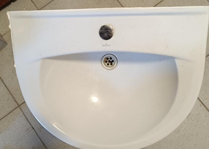 Grajewo ogłoszenia: Sprzedam umywalkę 60cm.